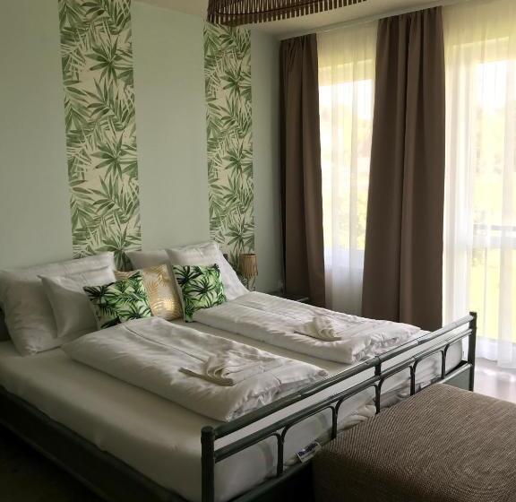 Platán Apartmanház