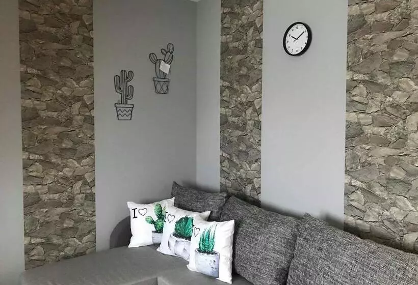 Platán Apartmanház