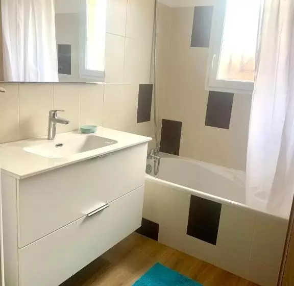 Villa Le Faré 10 Min Des Plages   Climatisée   8 Pers   Piscine Chauffée Du 1er Mai Au 30 Sept