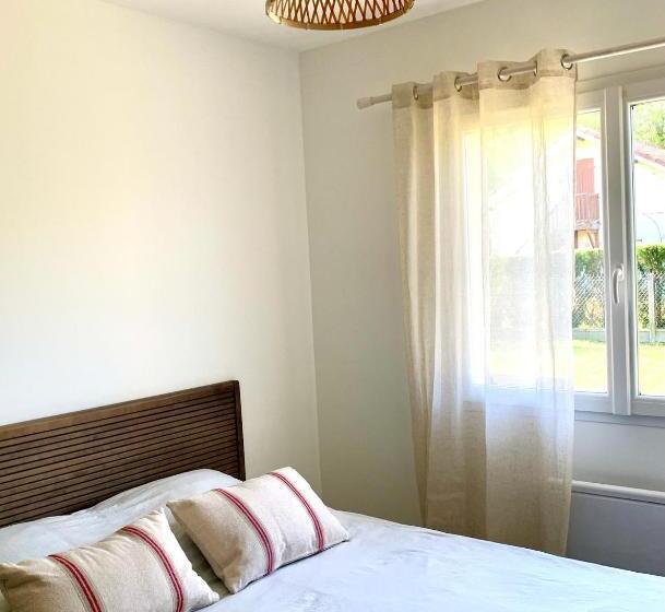 Villa Le Faré 10 Min Des Plages   Climatisée   8 Pers   Piscine Chauffée Du 1er Mai Au 30 Sept