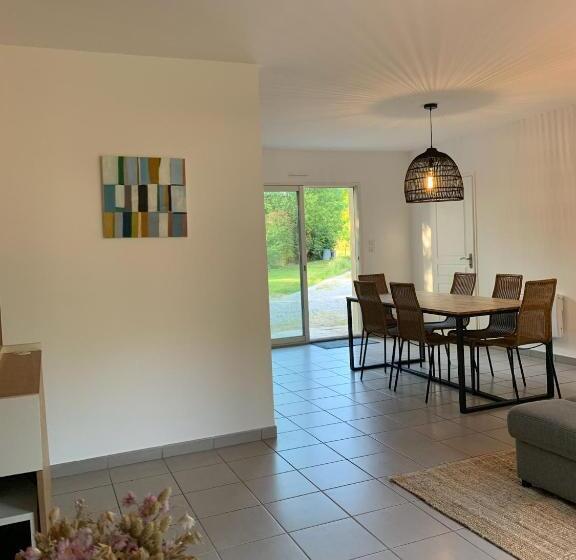 Villa Le Faré 10 Min Des Plages   Climatisée   8 Pers   Piscine Chauffée Du 1er Mai Au 30 Sept