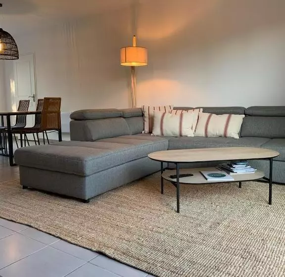 Villa Le Faré 10 Min Des Plages   Climatisée   8 Pers   Piscine Chauffée Du 1er Mai Au 30 Sept