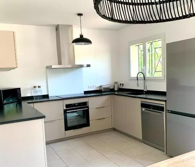 Villa Le Faré 10 Min Des Plages   Climatisée   8 Pers   Piscine Chauffée Du 1er Mai Au 30 Sept