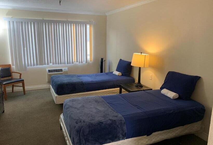 Charming Double Bed Hotel Style