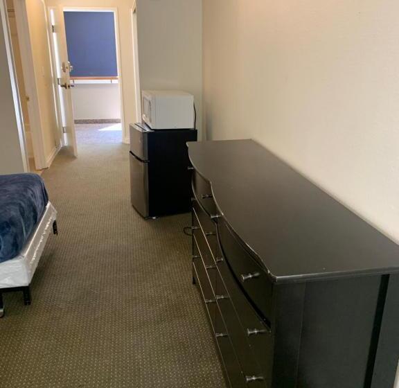 Charming Double Bed Hotel Style