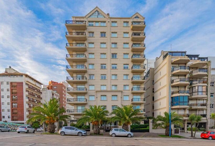 Departamento Varese Güemes Alta Gama Luxury 4/5 Pax Vista Mar