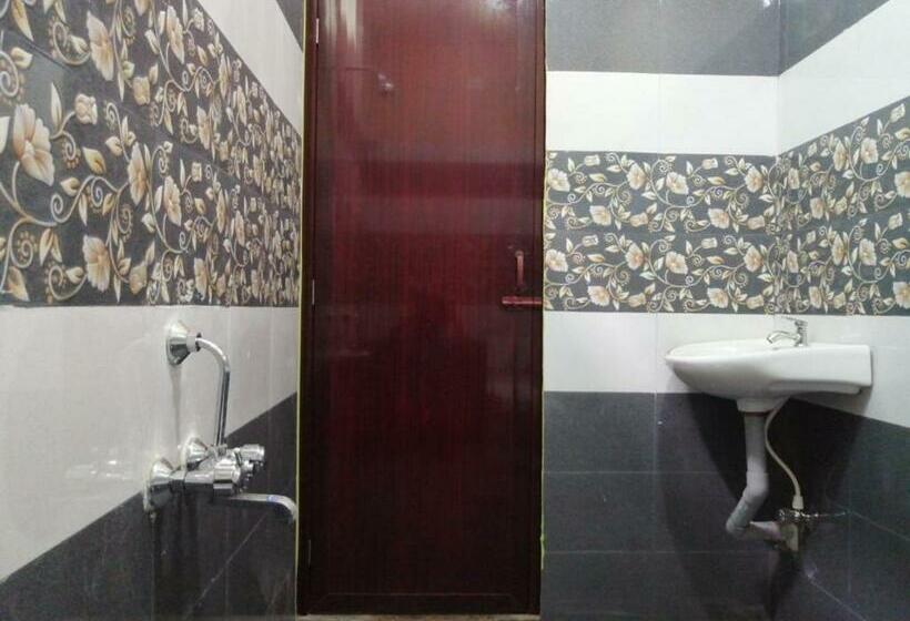 בית מלון כפרי Le Springlynn Residency