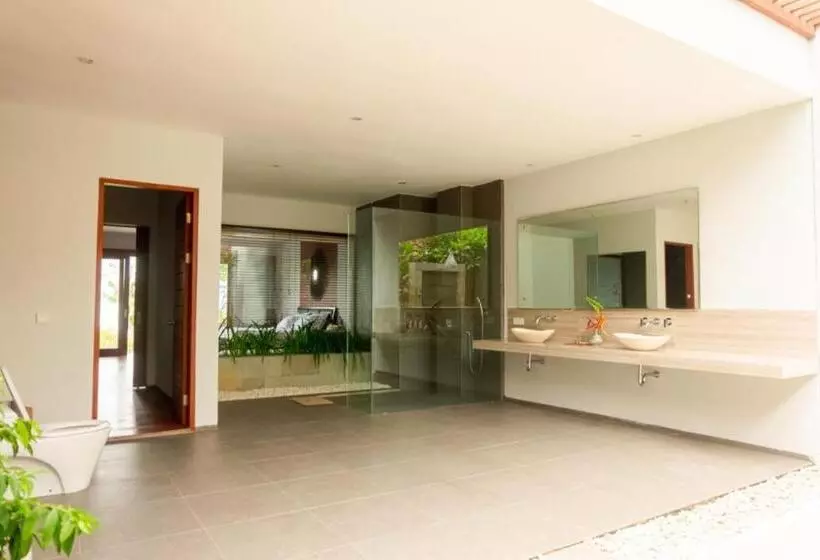 Sunkissed Villa Senggigi