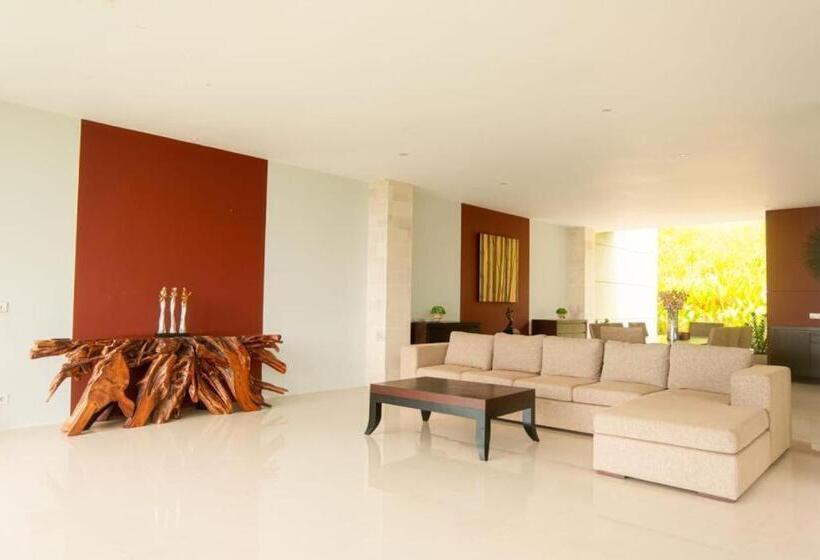 Sunkissed Villa Senggigi