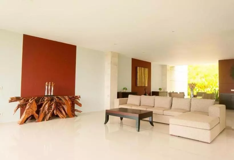Sunkissed Villa Senggigi