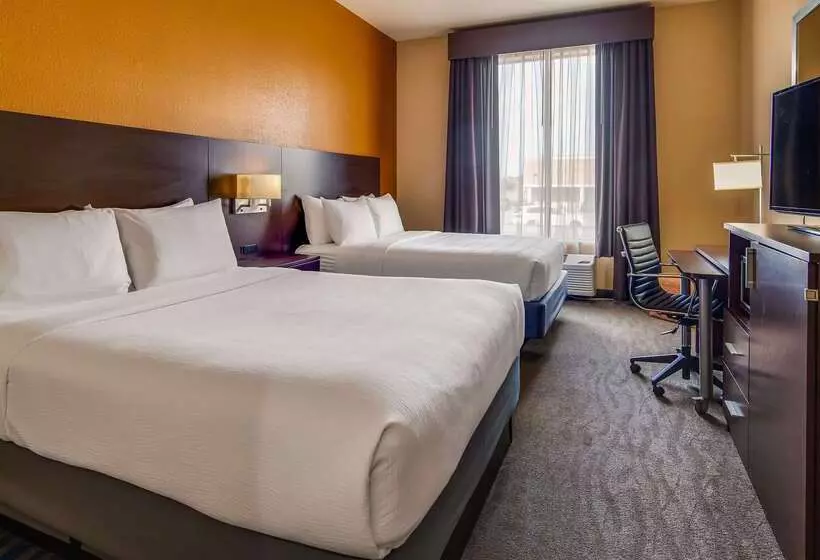 Best Western St. Louis Airport North Hotel & Suites