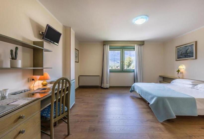 ホテル Aviano Palace