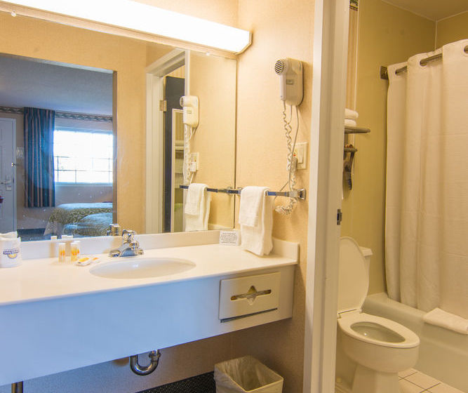 فندق Days Inn & Suites Latham/Albany North