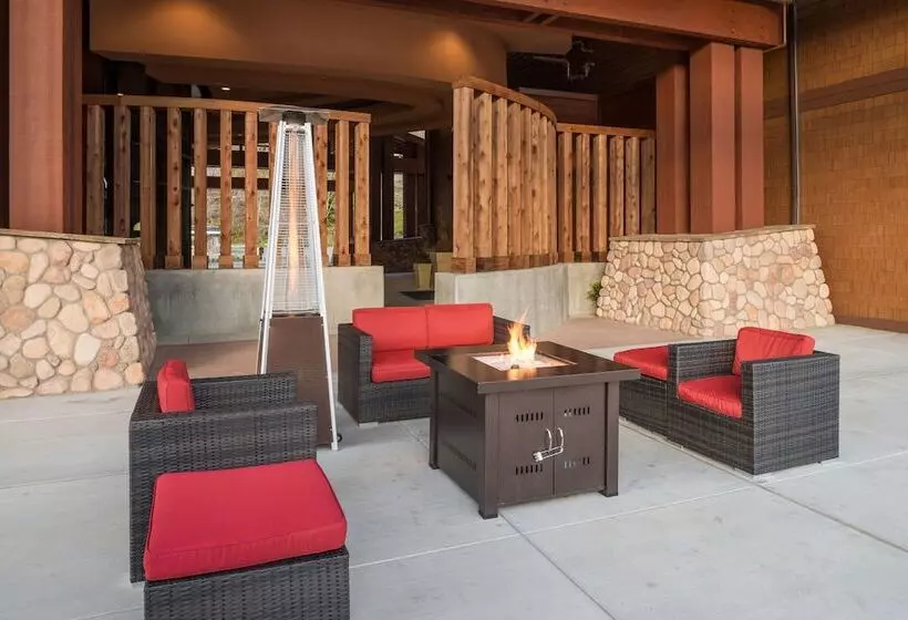 酒店 Holiday Inn Express Redwood National Park, An Ihg