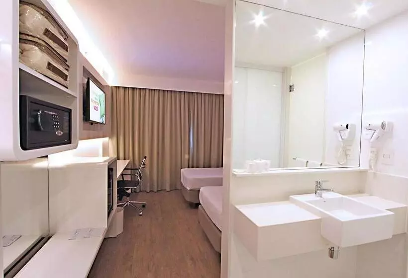 Отель Ibis Styles Brasilia Aeroporto