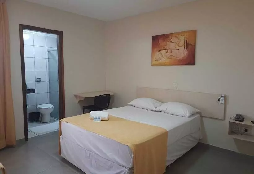 ホテル Londres Royal