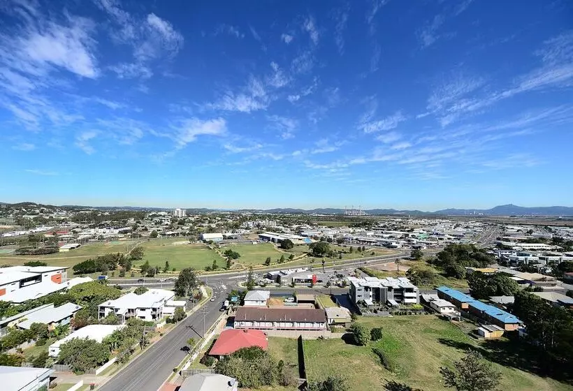 Hotel Oaks Gladstone Grand