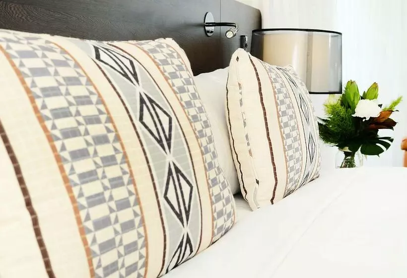 Hotel Oaks Gladstone Grand