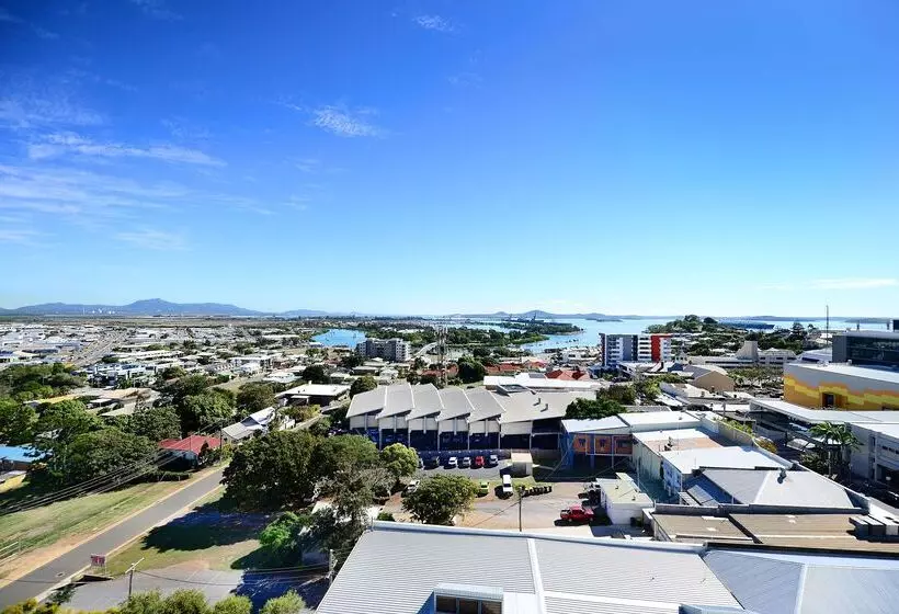 Hotel Oaks Gladstone Grand