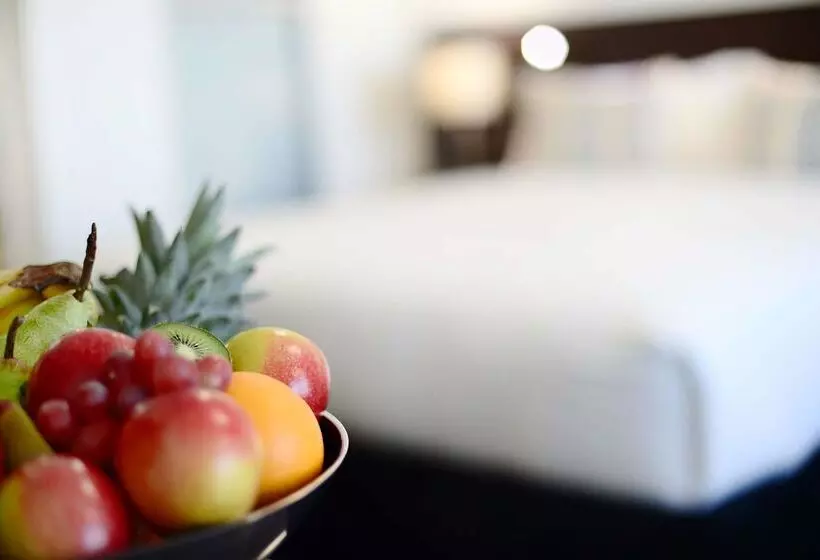 Hotel Oaks Gladstone Grand