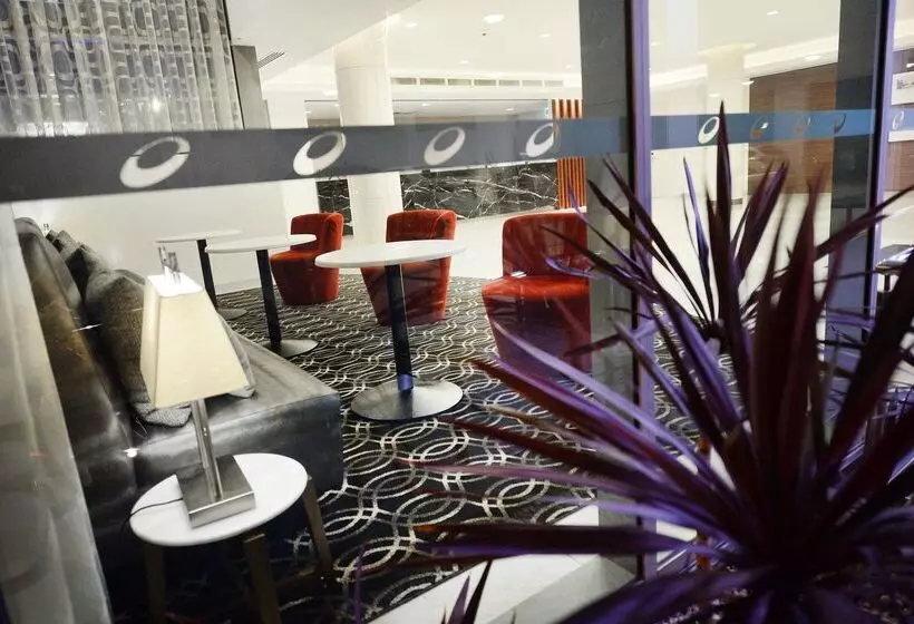 Hotel Oaks Gladstone Grand