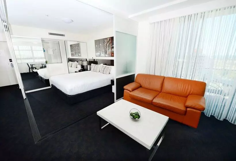 Hotel Oaks Gladstone Grand