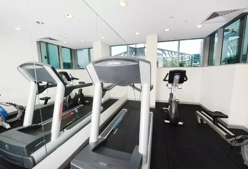 Hotel Oaks Gladstone Grand