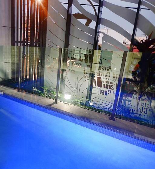 فندق Oaks Gladstone Grand