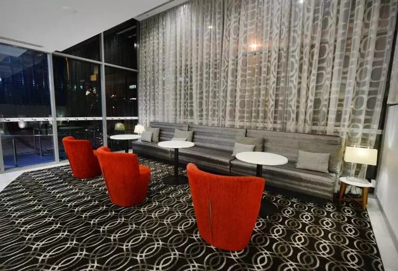 Hotel Oaks Gladstone Grand