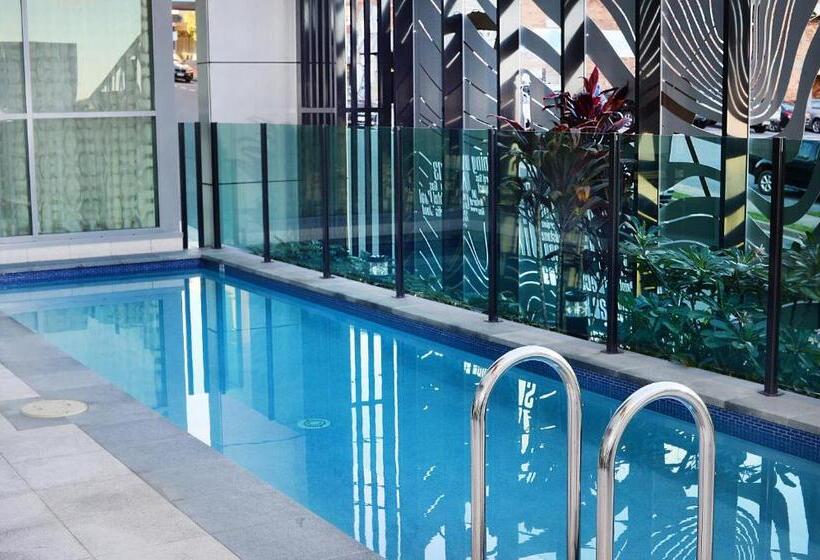 فندق Oaks Gladstone Grand