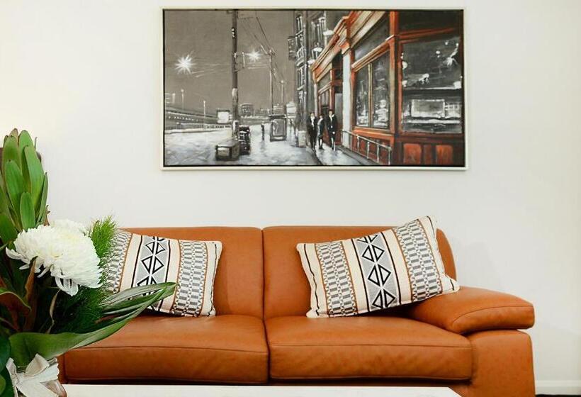 فندق Oaks Gladstone Grand