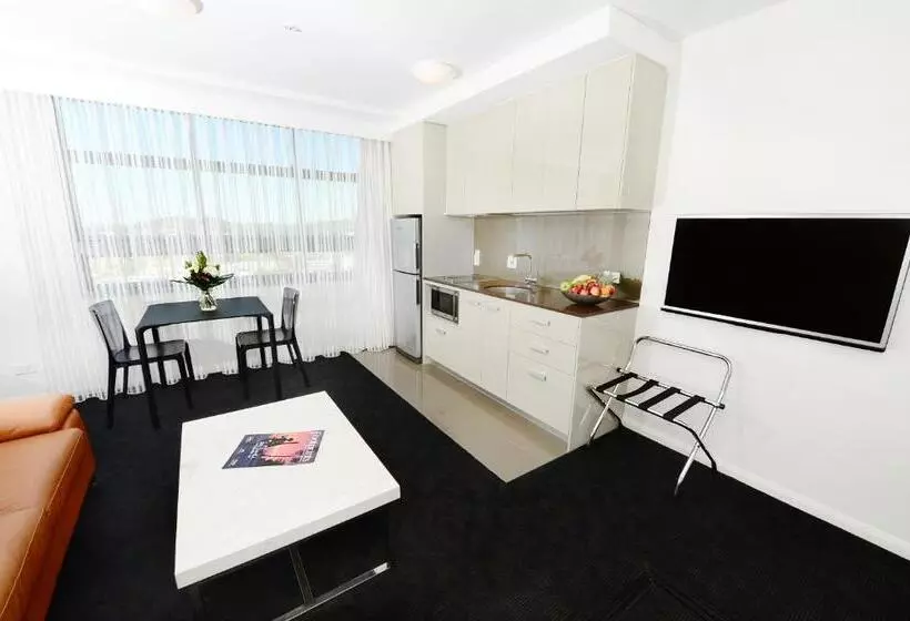 Hotel Oaks Gladstone Grand