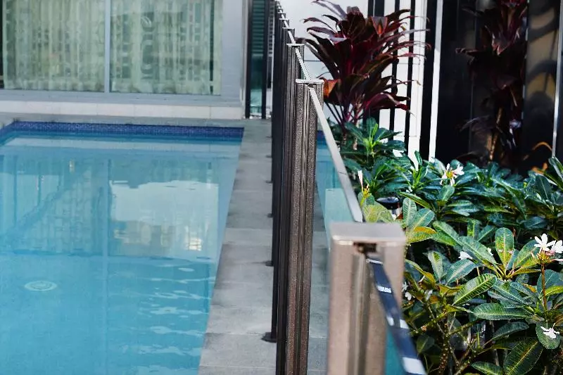 Hotel Oaks Gladstone Grand