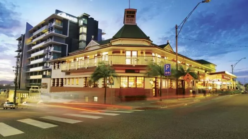 Hotel Oaks Gladstone Grand