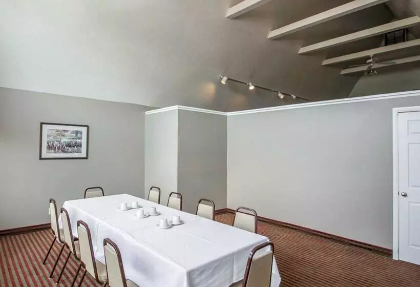 فندق Rodeway Inn