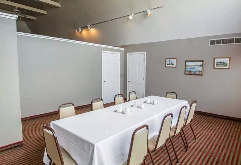 Отель Rodeway Inn