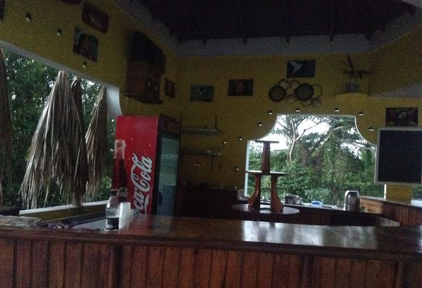 هتل Royale Hummingbird Cliff Resort