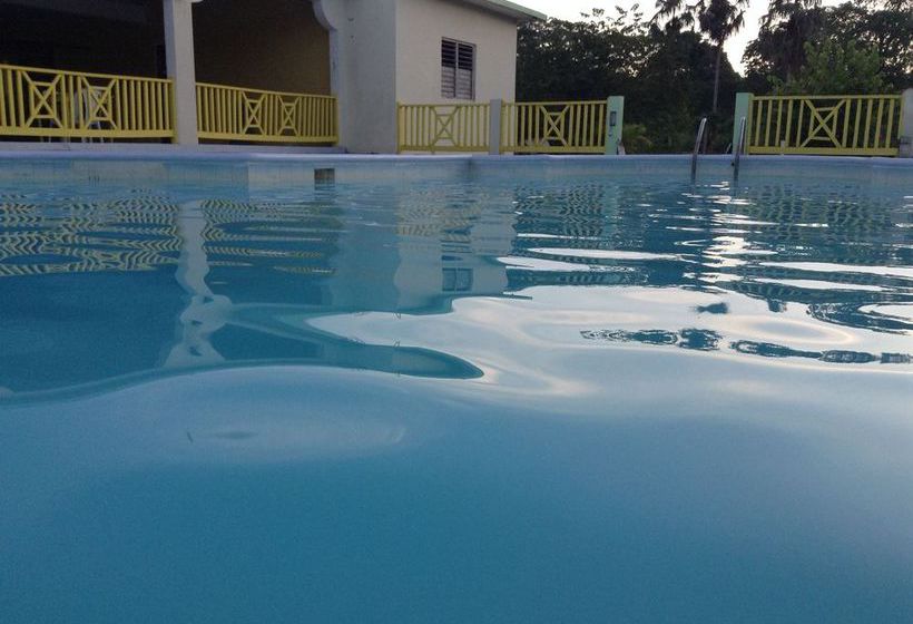 هتل Royale Hummingbird Cliff Resort