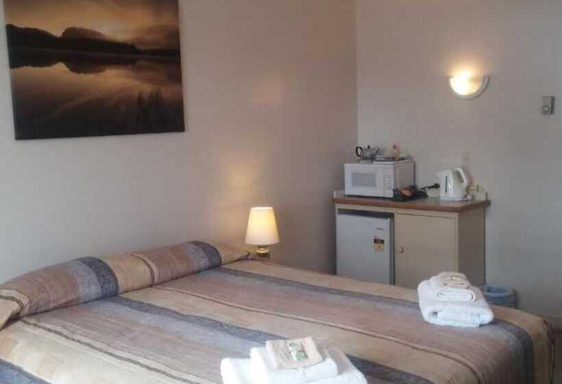 فندق على الطريق Raymar Motor Inn