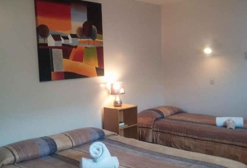 فندق على الطريق Raymar Motor Inn