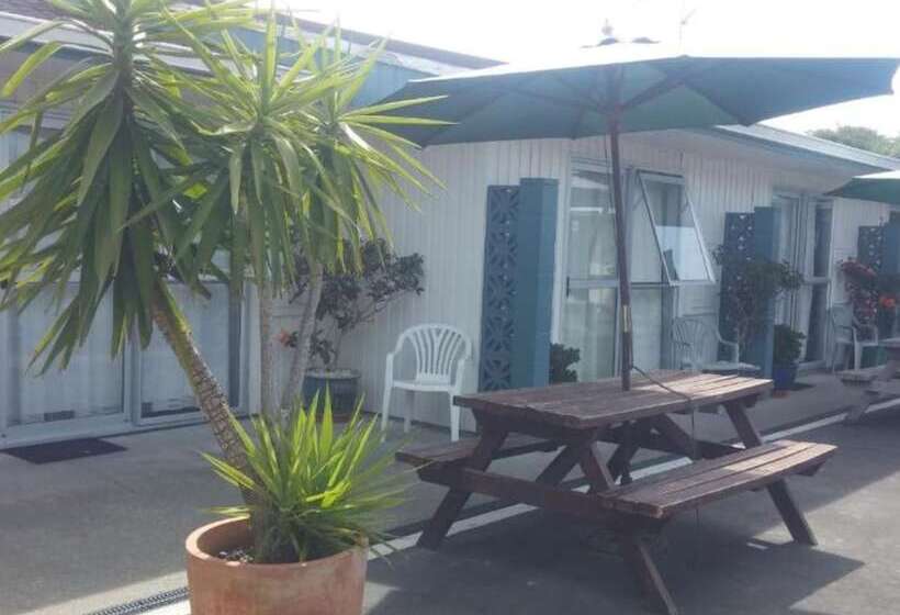 فندق على الطريق Raymar Motor Inn