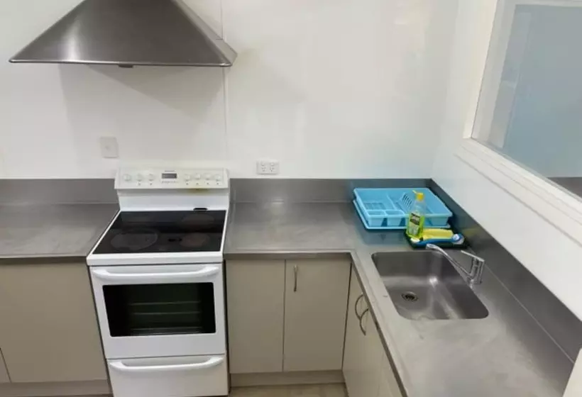 فندق على الطريق Raymar Motor Inn