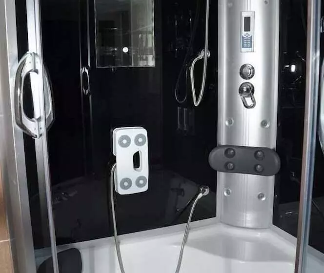 Simre Otel