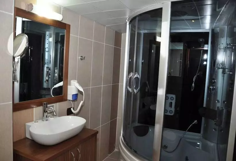 Simre Otel