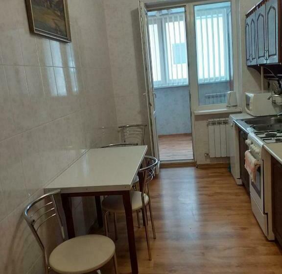 затишна, домашня 43м в тихому зеленому місці поруч центральний парк університет