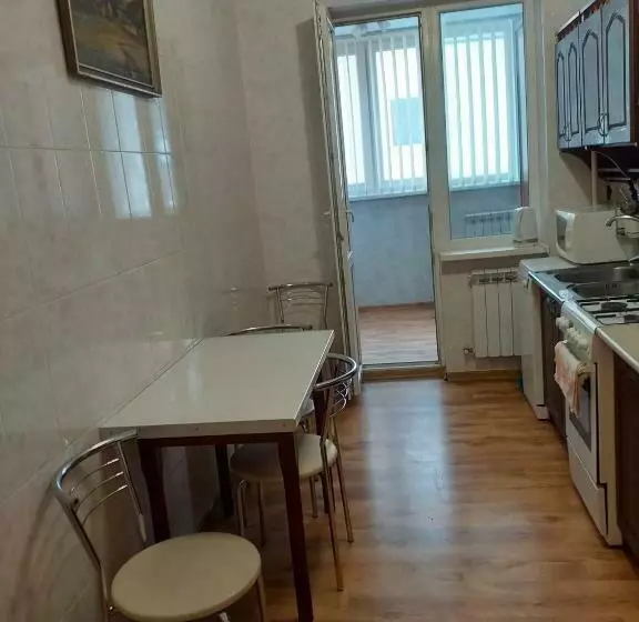 затишна, домашня 43м в тихому зеленому місці поруч центральний парк університет