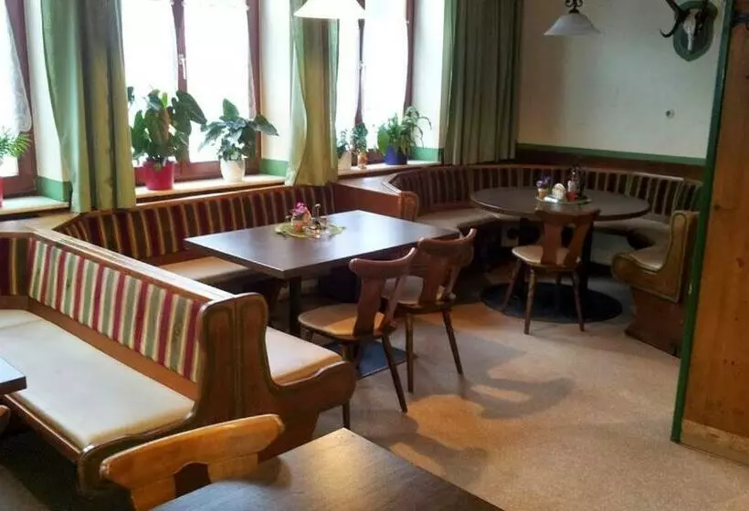 ユースホステル Gasthof Jaegerwirt