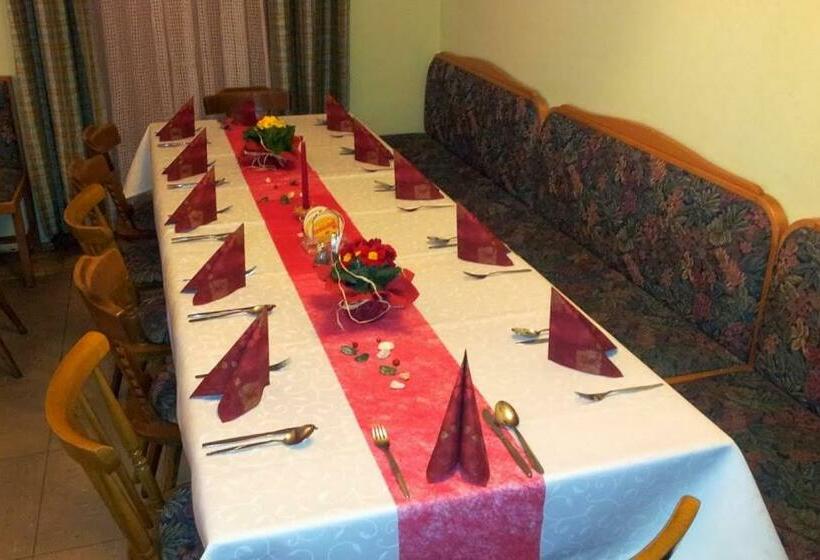 فندق صغير Gasthof Jaegerwirt