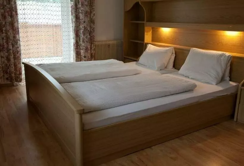 ユースホステル Gasthof Jaegerwirt