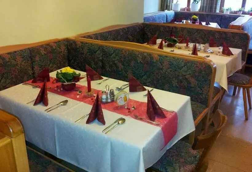 ユースホステル Gasthof Jaegerwirt